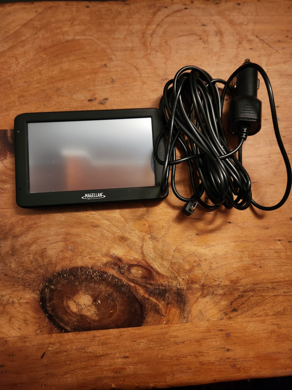 Magellan Portable GPS Navigator in Black with Car Charger